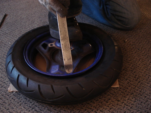 十吋輪胎拆裝 十吋輪胎拆裝