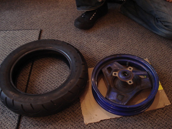 十吋輪胎拆裝 十吋輪胎拆裝