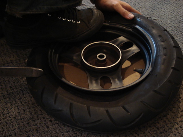 十吋輪胎拆裝 十吋輪胎拆裝