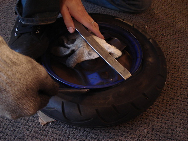 十吋輪胎拆裝 十吋輪胎拆裝