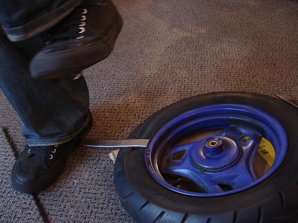 十吋輪胎拆裝 十吋輪胎拆裝