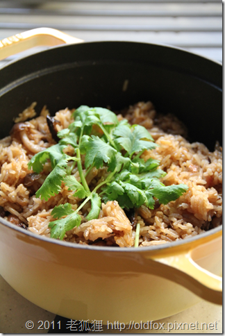 用鑄鐵鍋做的油飯 用鑄鐵鍋做的油飯
