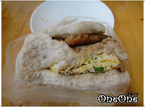 饅頭肉排蛋 (12) 饅頭肉排蛋 (12)