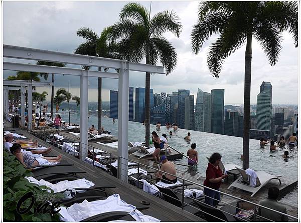 Marina Bay Sands - swimming pool (2) Marina Bay Sands - swimming pool (2)