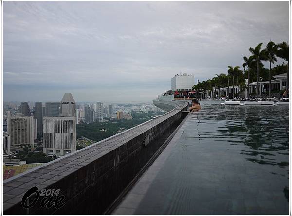 Marina Bay Sands - swimming pool (10) Marina Bay Sands - swimming pool (10)