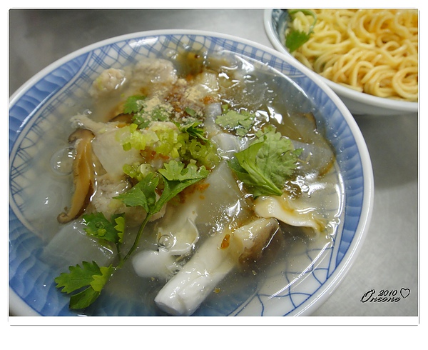 20101103大塊肉羹午餐+環球星期五 (7).JPG