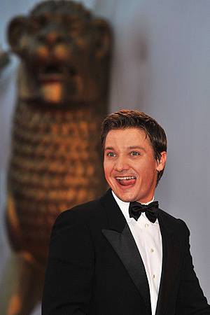 Jeremy+Renner (20).jpg