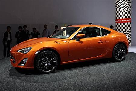 toyota-GT86-Coupe-Supercar-04-800.jpg
