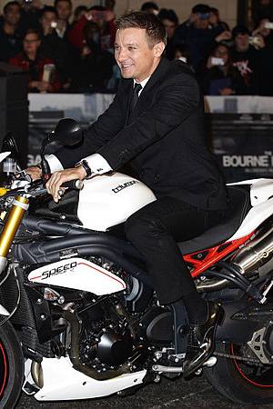 JR-Australian (1).jpg