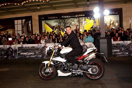 JR-Australian (2).jpg