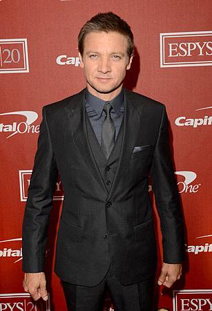 Jeremy+Renner+2012+ESPY+Awards+Backstage+Audience+S9si0udGgxBl.jpg