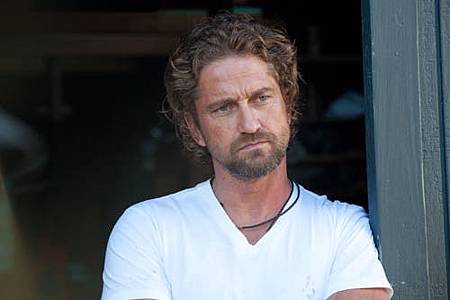 chasing-mavericks-gerard-butler2