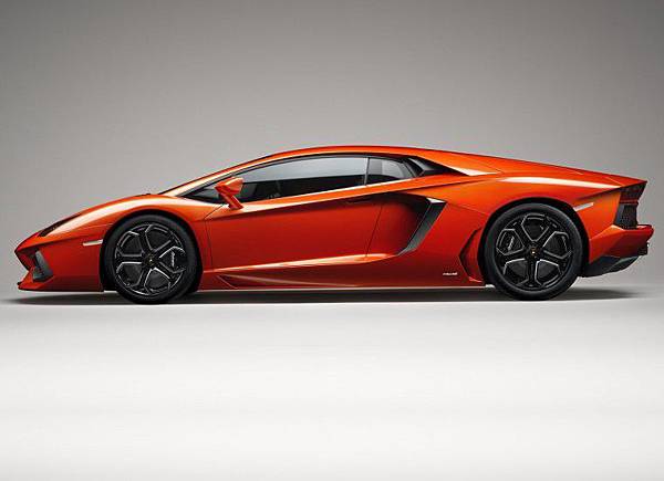 Lamborghini-Aventador-LP700-4 (10).jpg