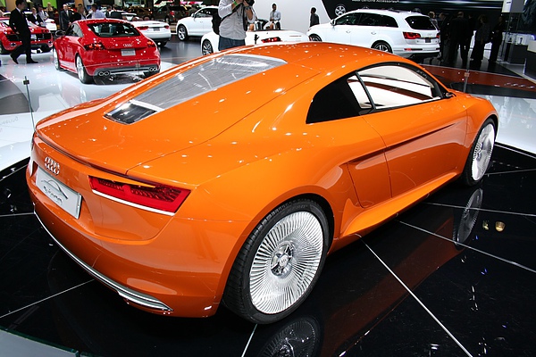 2009_la_audi_etron_images_005.jpg