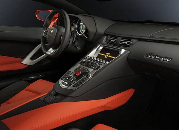 Lamborghini-Aventador-LP700-4 (5).jpg