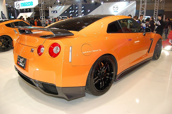 zele-nissan-gtr.jpg