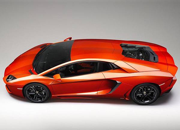 Lamborghini-Aventador-LP700-4 (9).jpg
