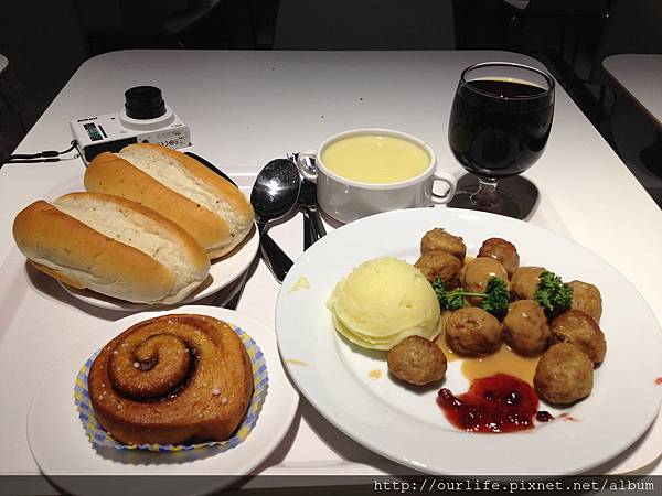 台中.肉嫩爽口的瑞典烤肉丸@IKEA台中店(+wifi)