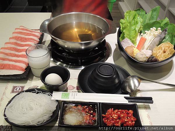 台中.188元湯甜肉嫩的牛肉昆布鍋@井の鍋物