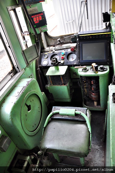 光華號柴聯車DR2700型