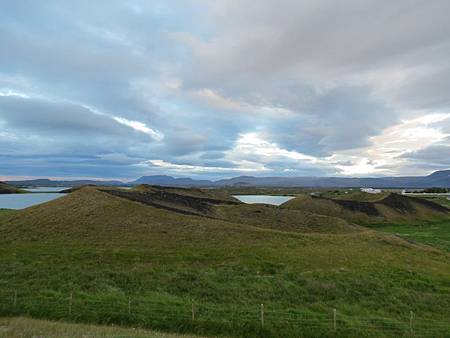 Sk&uacute;tusta&eth;ag&iacute;gar假火山口