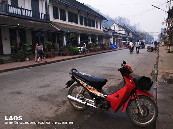 10.03.04Sisavangvong Road, the mainstreet in Luang Prabang.jpg 10.03.04Sisavangvong Road, the mainstreet in Luang Prabang.jpg