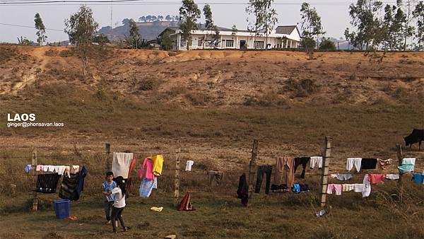 10.03.07got this shot when I sat in a tuk-tuk.jpg