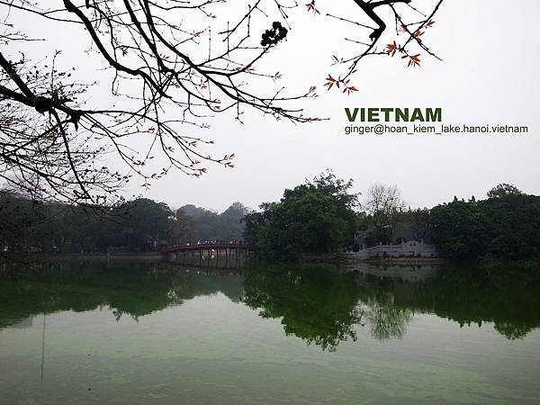 10.03.13Hoan Kiem Lake.JPG