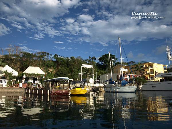10.09.29the harbour of Port Vila.JPG 10.09.29the harbour of Port Vila.JPG
