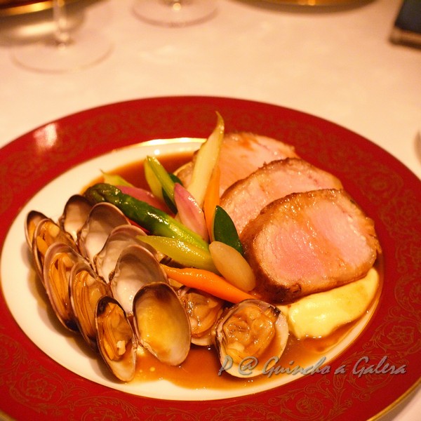 Guincho a Galera - 燒黑豬配蜆 (Roasted Black Pork with Clams)