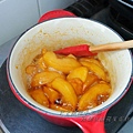 反烤焦糖蘋果蛋糕 - 煮焦糖蘋果