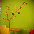 Daily Cafe - 牆上的花樹