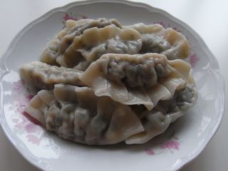 煮熟的韭菜豬肉水餃 煮熟的韭菜豬肉水餃