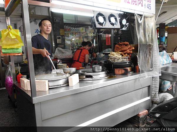 台中。巷弄美食-樂群街蚵仔粥