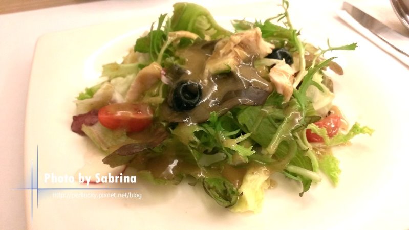 6.碳烤雞肉沙拉佐香菜籽檸檬醬 6.碳烤雞肉沙拉佐香菜籽檸檬醬