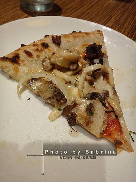 16.義式香腸牛菌菇pizza 16.義式香腸牛菌菇pizza