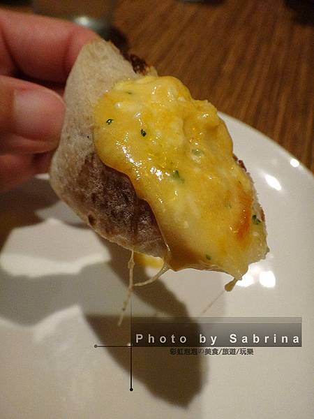 12.塔雷吉歐鑲蛋佐primo特製麵包特寫 12.塔雷吉歐鑲蛋佐primo特製麵包特寫