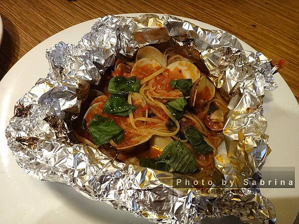 19.紙包窯烤茄汁蛤蜊扁平麵