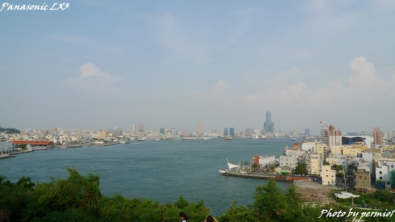 2021高雄國慶焰火時間,交通管制,停車場,免費接駁車,駁二、旗津看煙火景點,市集懶人包! - 2021高雄國慶焰火, 2021高雄國慶焰火地點, 國慶焰火交通管制, 國慶焰火停車, 大港橋管制, 旗津景點, 棧貳庫景點, 駁二景點, 高雄國慶焰火接駁車 - 跟著左豪吃不胖