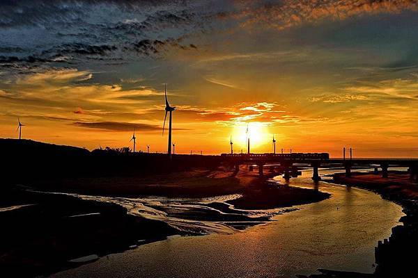 10444020_894813590534050_4252849713215457099_n