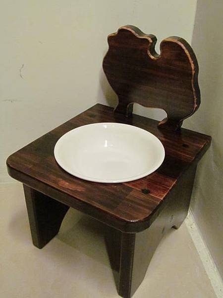 手工實木製作-博美狗專屬餐桌~已交貨 手工實木製作-博美狗專屬餐桌~已交貨