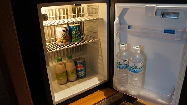 冰箱內免費飲料
