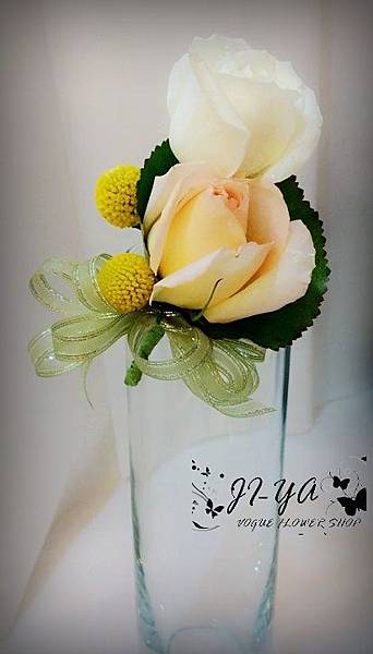香檳白玫＊胸花