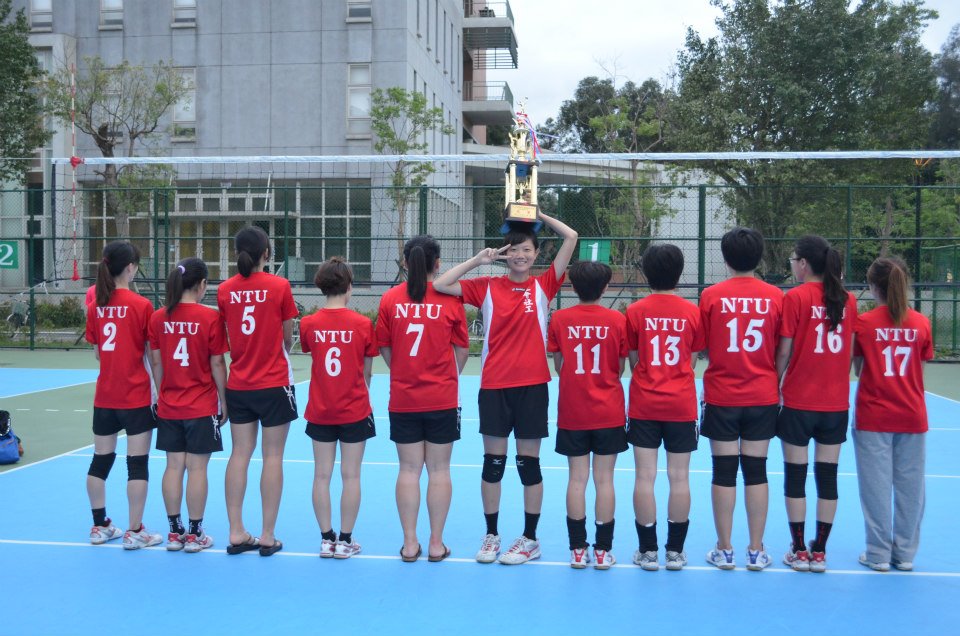 321463_504159149637982_810840187_n