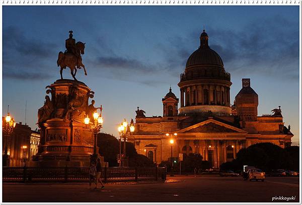 夜晚聖以薩大教堂