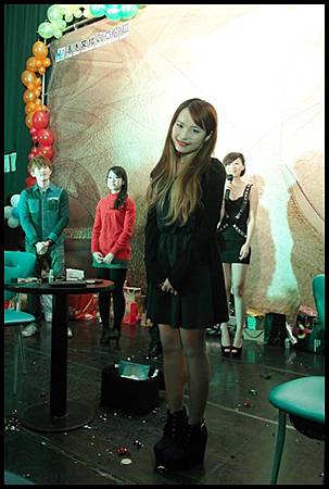 耶誕快樂~我要抓住2013尾巴之聖誕節趴替繽紛亮片妝