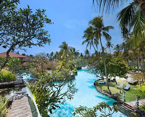 Big swimmable lagoon. Big swimmable lagoon.