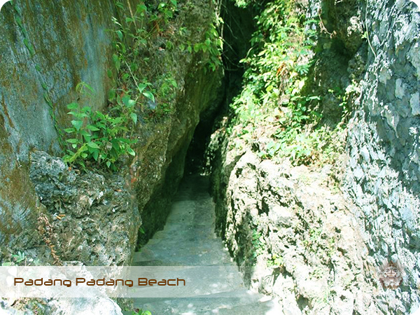 Padang Padang Beach 2.jpg