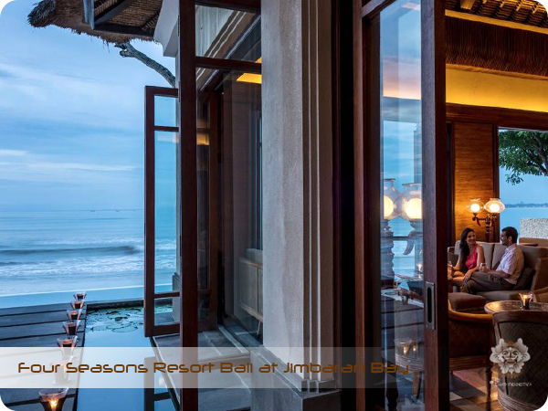 Four Seasons Resort Bali at Jimbaran Bay SUNDARA BAR.jpg