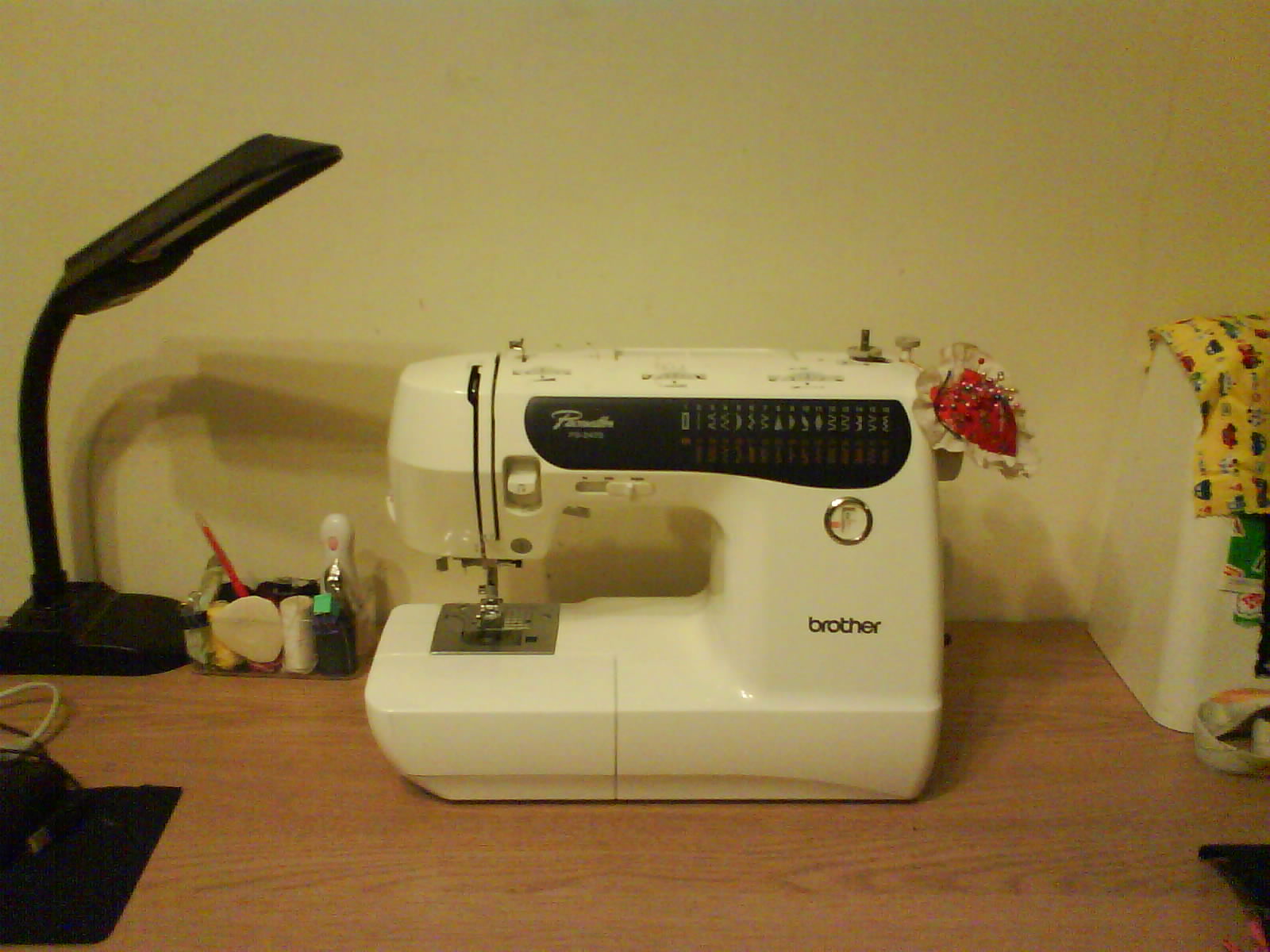 縫紉工作桌.JPG 縫紉工作桌.JPG